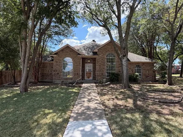 1307 Sequoia Drive, Grand Prairie, TX 75052