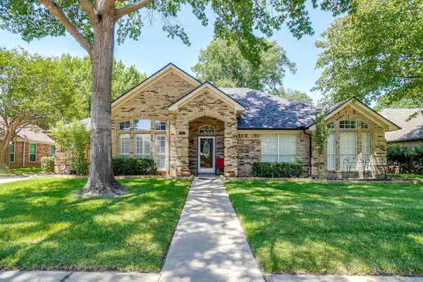412 Inland Circle, Azle, TX 76020