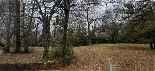 502 N Confederate Avenue, Tyler, TX 75702