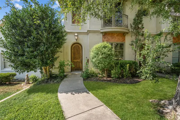 3633 Crestline Road, Fort Worth, TX 76107