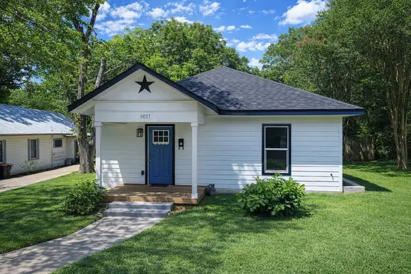 1017 E Washington Street, Paris, TX 75460