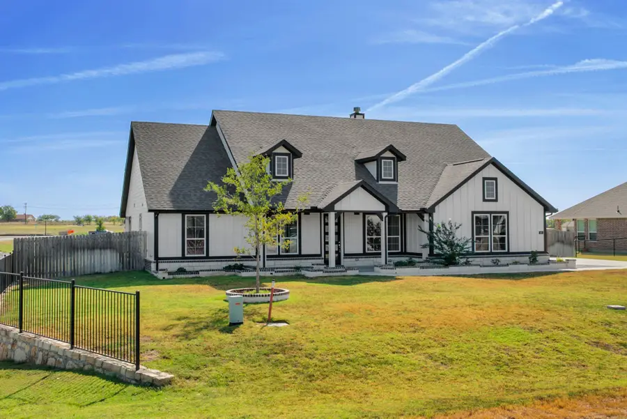 107 Red Cliff Court, Rhome, TX 76078 - #2