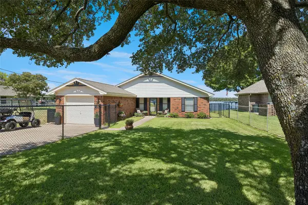 4001 Apache Trail Court, Granbury, TX 76048
