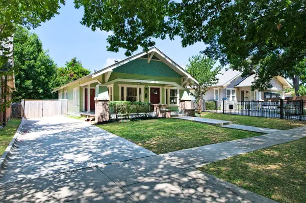 2704 College Avenue, Fort Worth, TX 76110