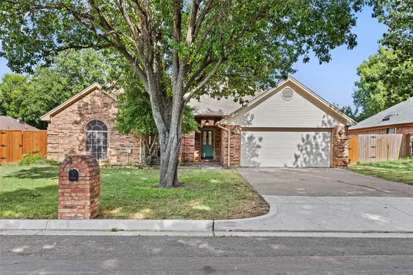 7732 Sagebrush Court N, North Richland Hills, TX 76182