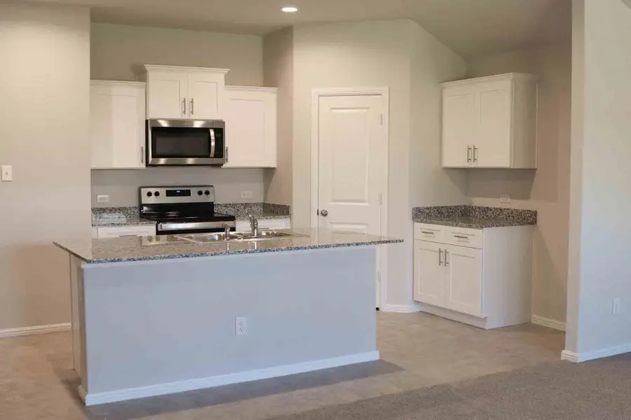 807 Wolf Creek Drive, Cleburne, TX 76033 - #2