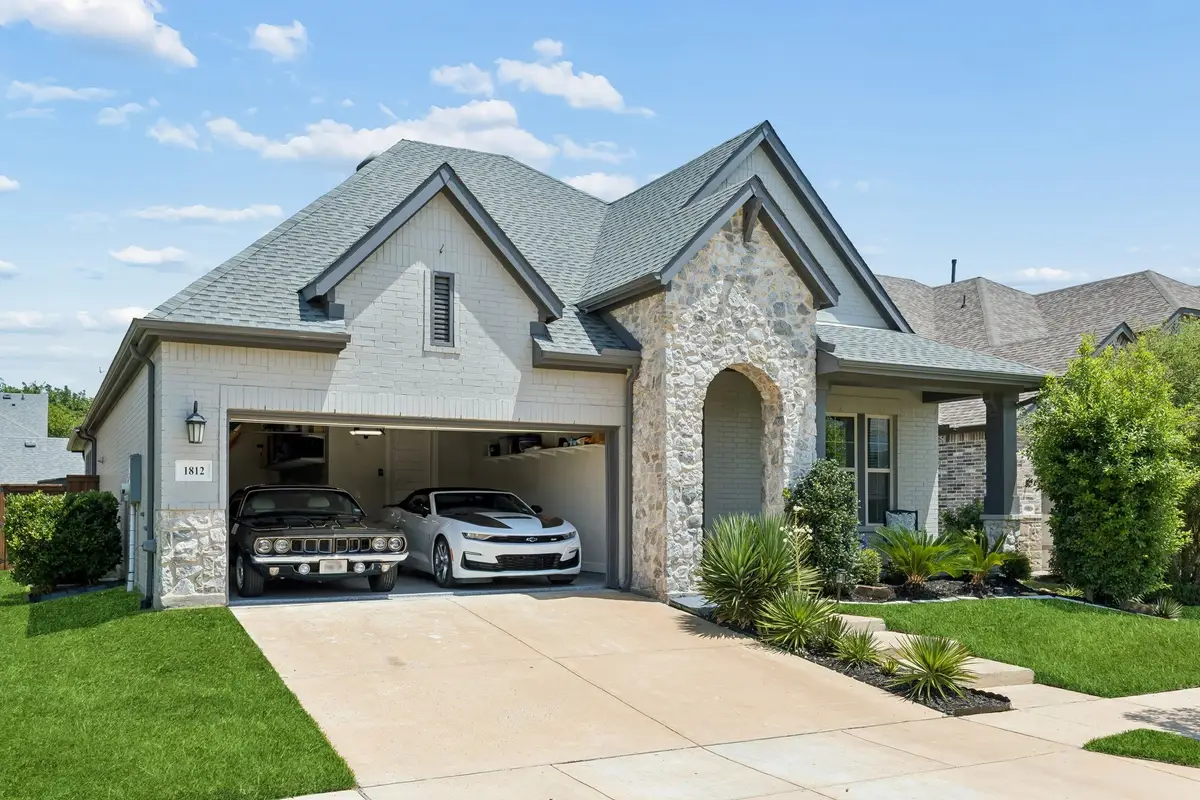 1812 Leo Drive, Van Alstyne, TX 75495 - #1