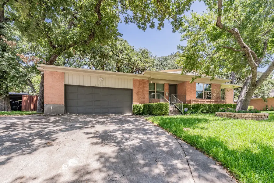 1233 Fair Oaks Drive, Irving, TX 75060 - #2