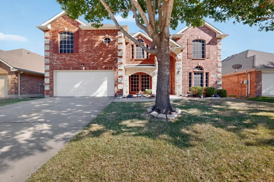 5919 Ridgeway Drive, Grand Prairie, TX 75052 - #2
