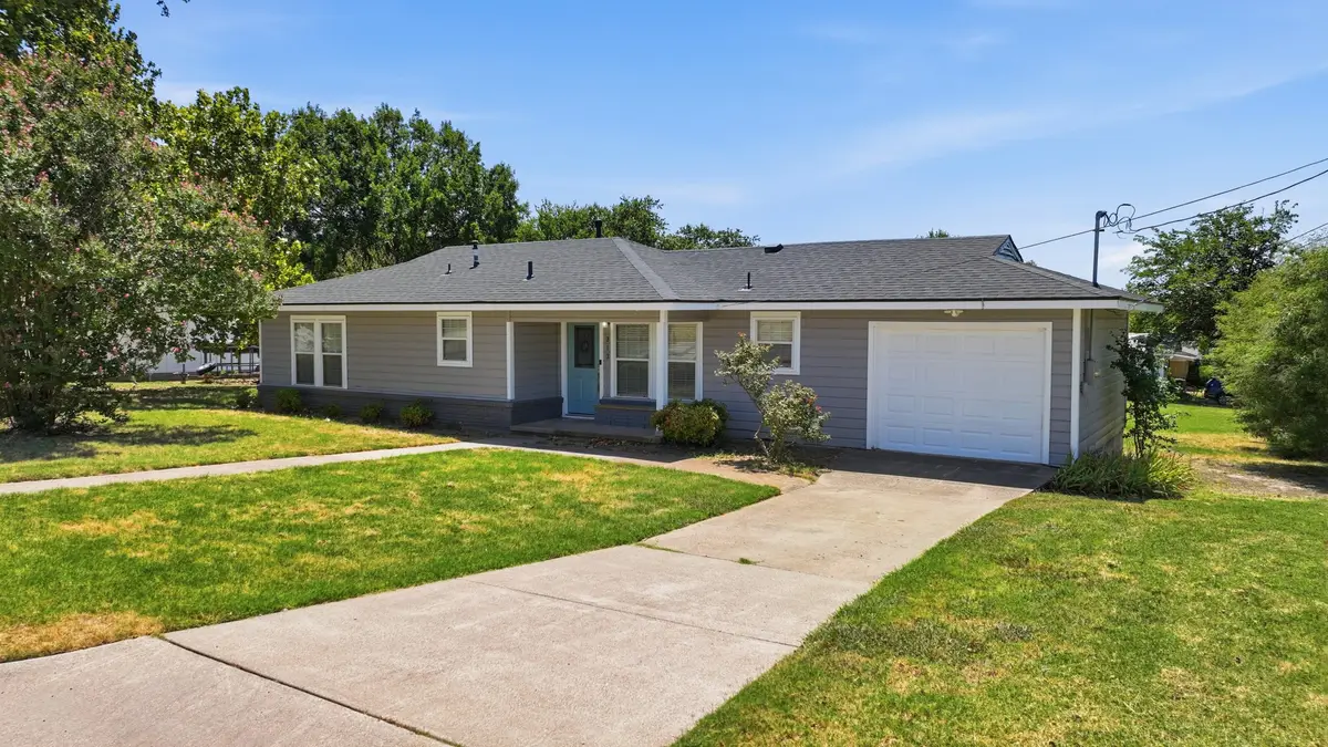 313 W 7th Street, Weatherford, TX 76086 - #1