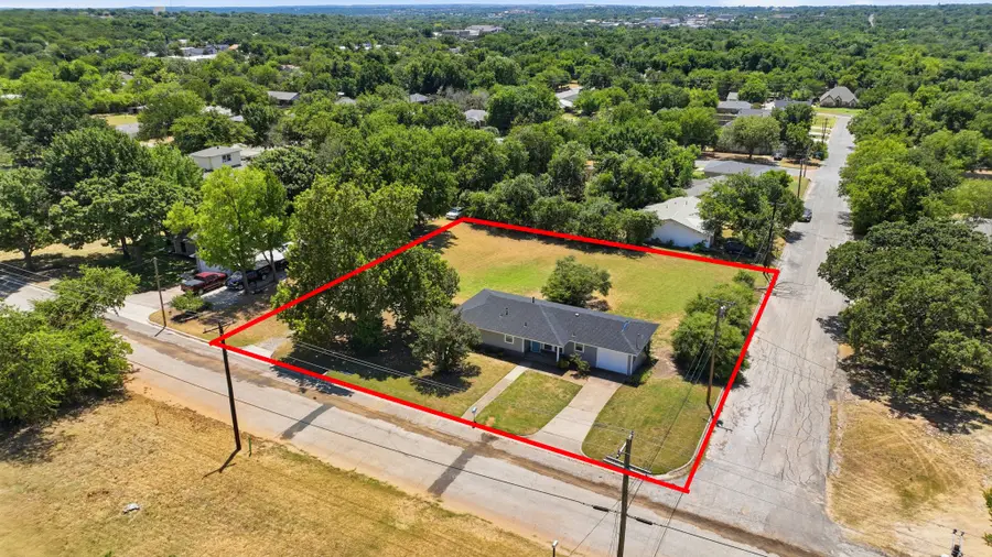313 W 7th Street, Weatherford, TX 76086 - #3