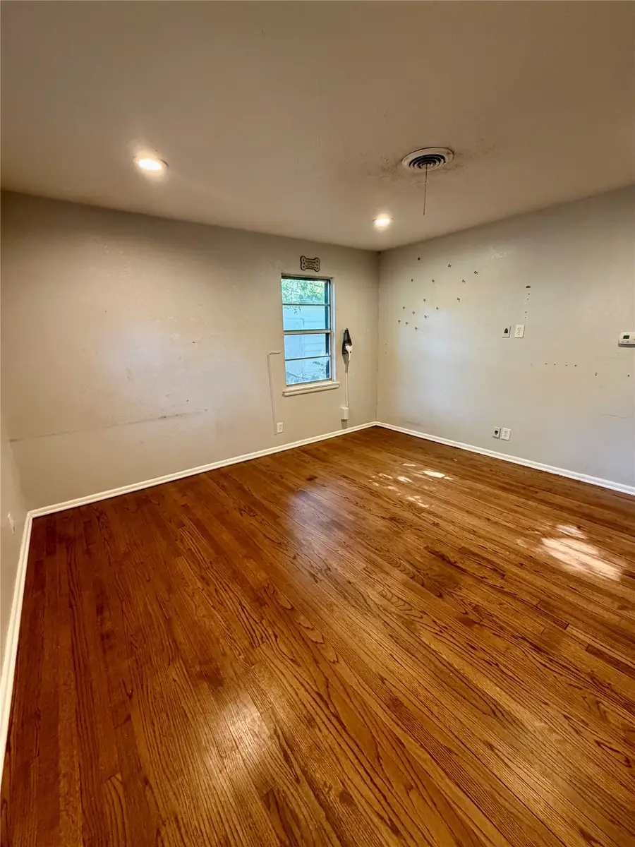 412 E Lovers Lane, Arlington, TX 76010 - #2