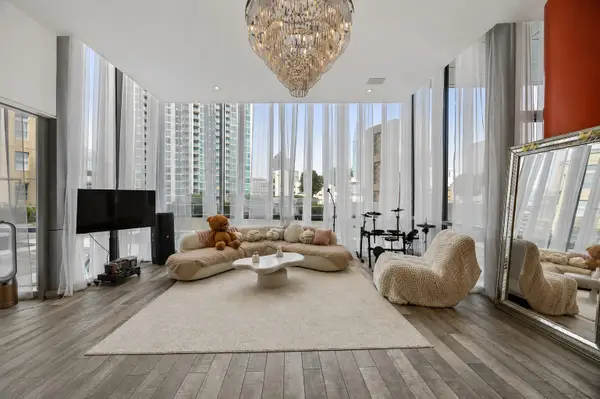 2200 Victory Avenue #502, Dallas, TX 75219