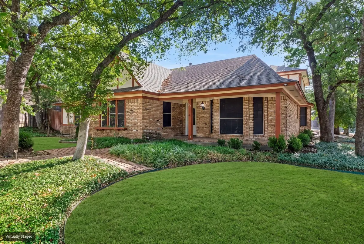 615 Country Green Lane, Arlington, TX 76011 - #1