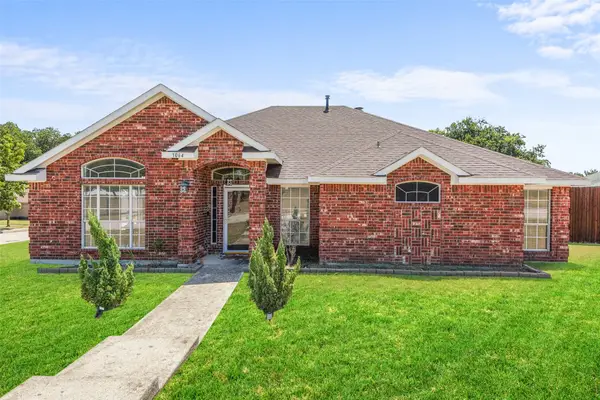 1064 The Meadows Parkway, DeSoto, TX 75115