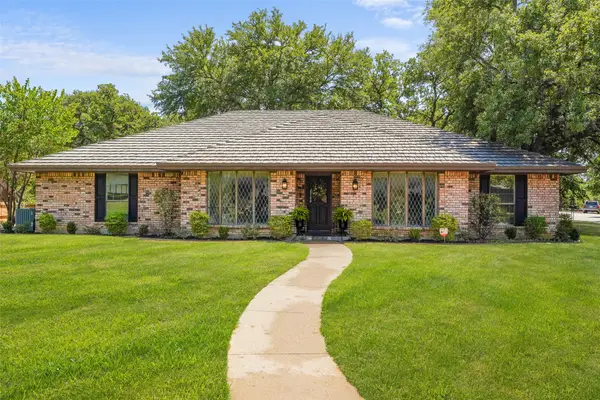 2323 Brookside Drive, Arlington, TX 76012