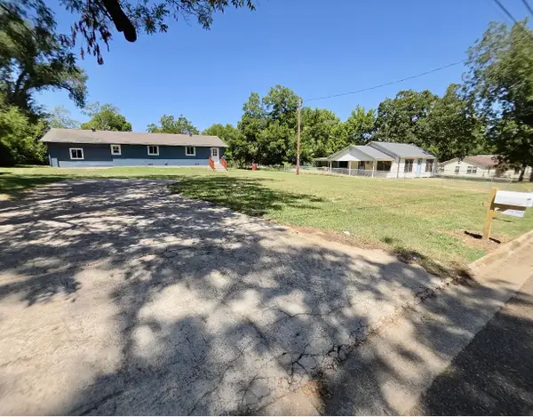 208 Miller Street, Mount Vernon, TX 75457