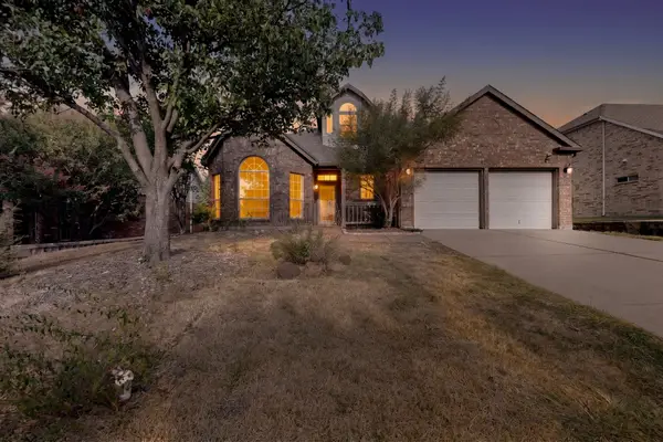 1756 Hidden Brook Drive, Grand Prairie, TX 75050