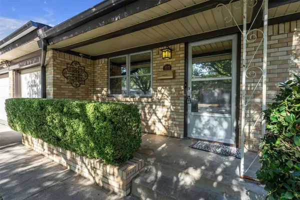 1208 Harrison Lane, Hurst, TX 76053