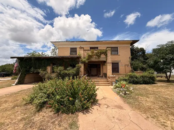 806 S Willow Street, Brady, TX 76825