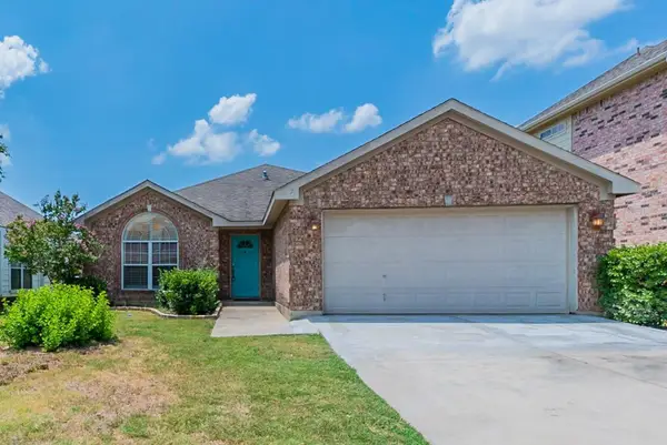 8741 Lariat Circle, Fort Worth, TX 76244
