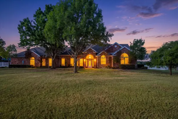351 Rs County Road 3378, Emory, TX 75440