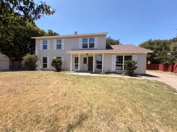 526 Royal Valley Road, Grand Prairie, TX 75052
