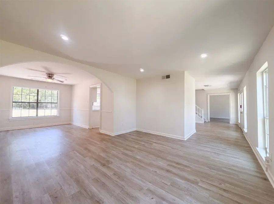526 Royal Valley Road, Grand Prairie, TX 75052 - #2