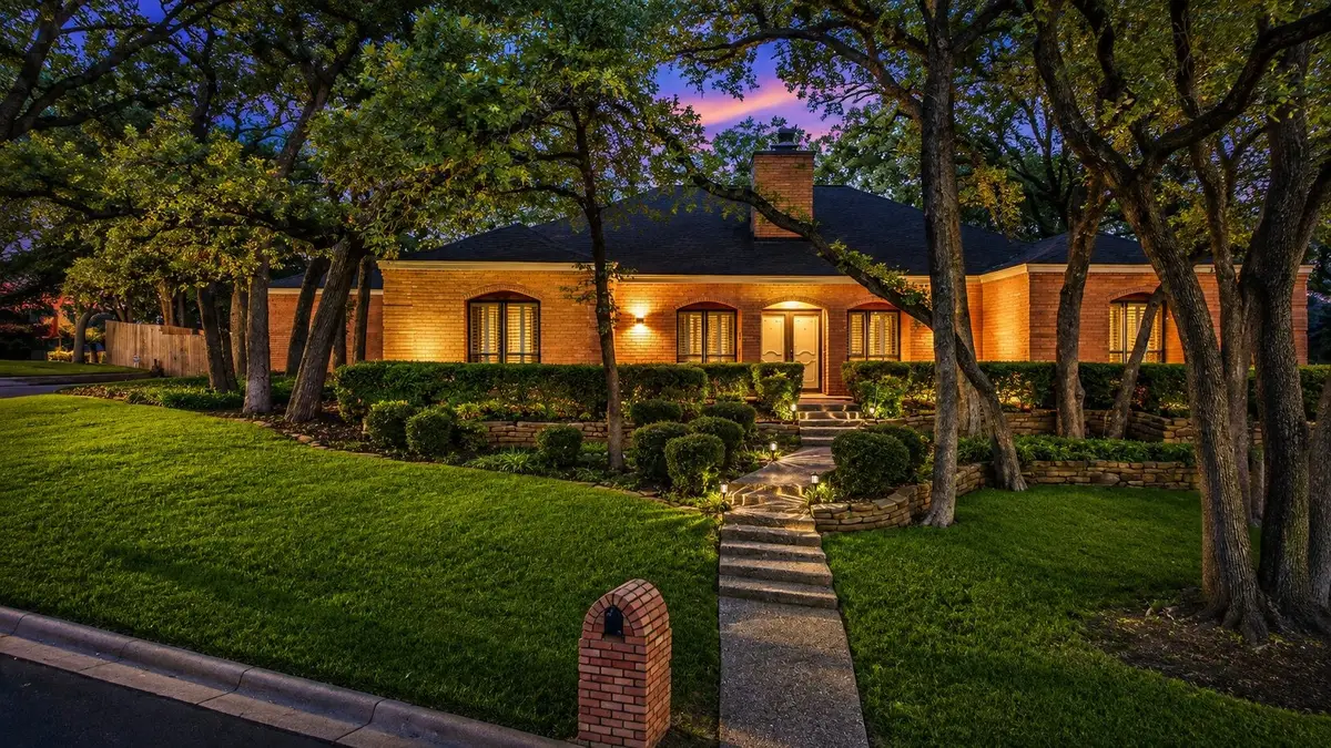 1205 Riverview Drive, Arlington, TX 76012 - #1