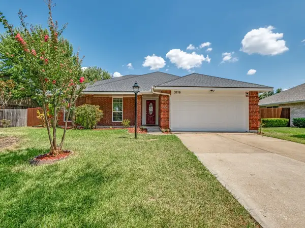 3716 Royal Valley Road, Grand Prairie, TX 75052