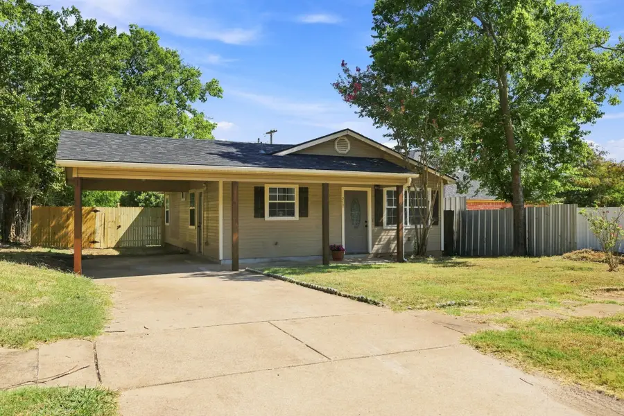 217 E Hull Street, Denison, TX 75021 - #2