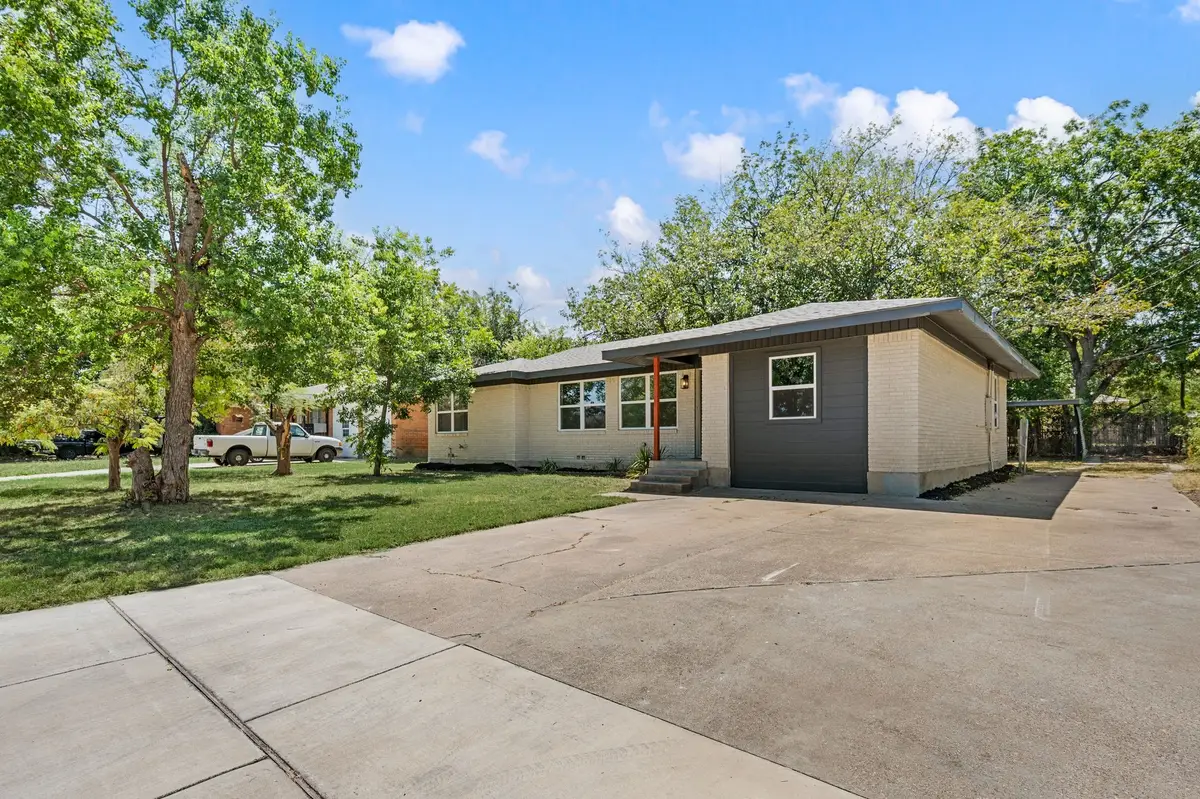 3557 Montreal Circle, Haltom City, TX 76117 - #1