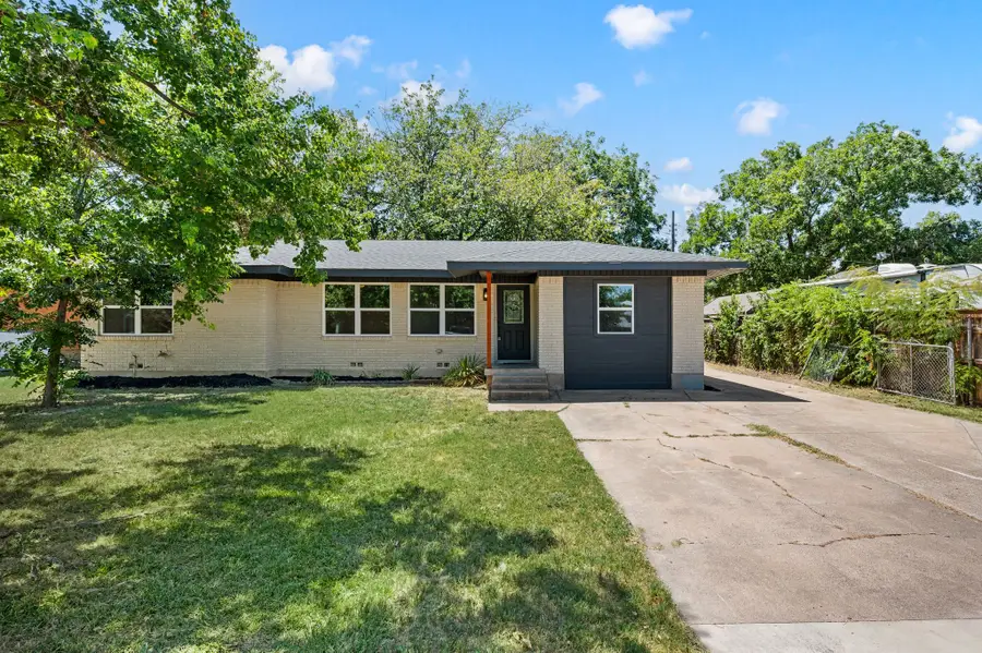 3557 Montreal Circle, Haltom City, TX 76117 - #3