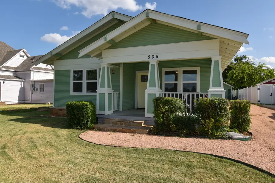 505 W 11th Street, Brady, TX 76825 - #2