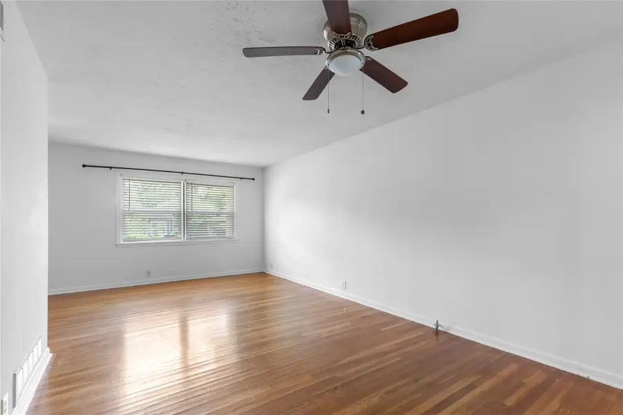 1015 W Sycamore Street, Sherman, TX 75092 - #2