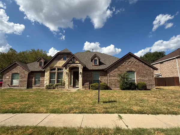 1253 Carriage Creek Drive, DeSoto, TX 75115