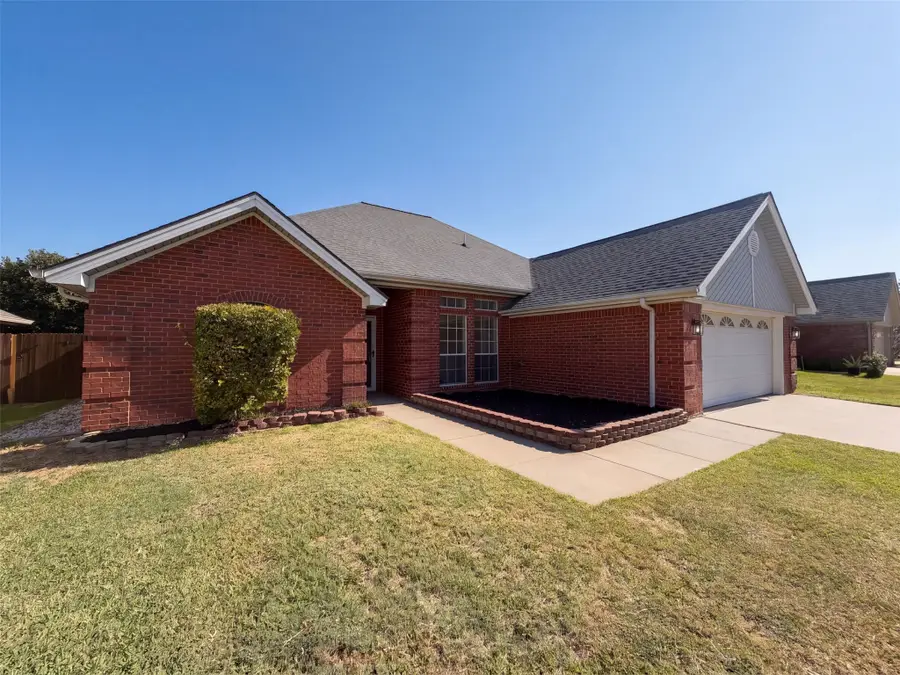 6037 Sundown Drive, Watauga, TX 76148 - #2