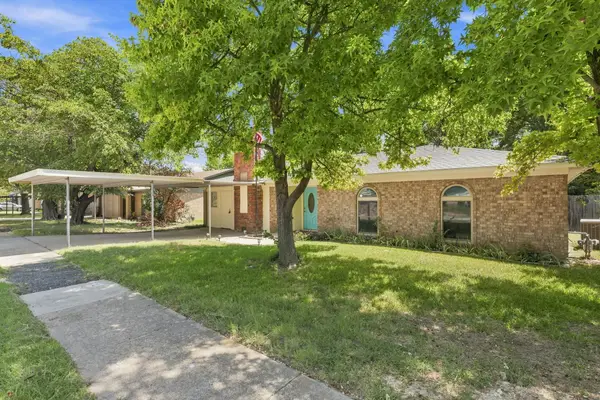6800 Echo Hill Drive, Watauga, TX 76148