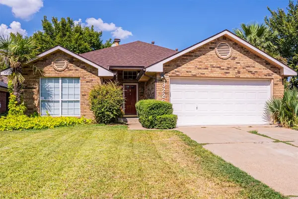 3226 Wuthering Circle, Grand Prairie, TX 75052