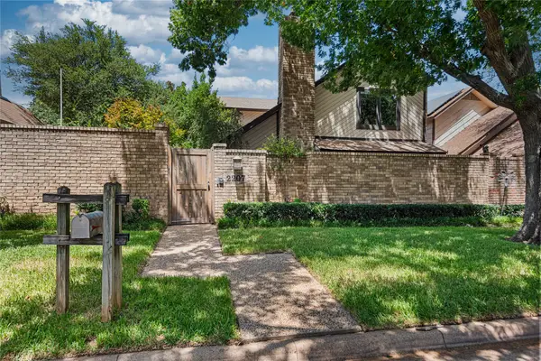 2207 Winter Sunday Way, Arlington, TX 76012