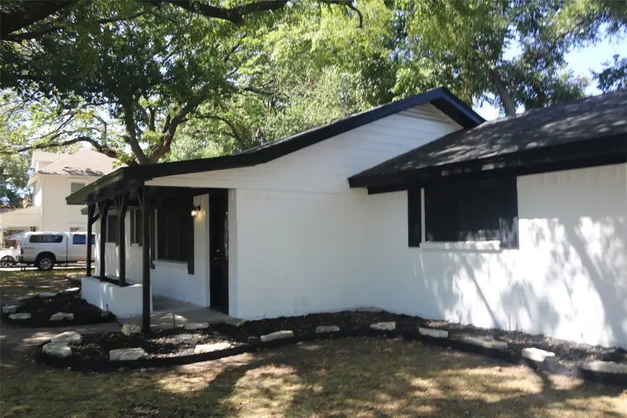 407 N Jefferson Street, Kaufman, TX 75142 - #3