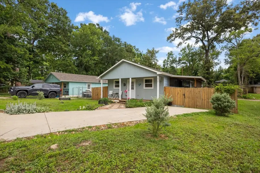 215 Hull Street, Gladewater, TX 75647 - #3