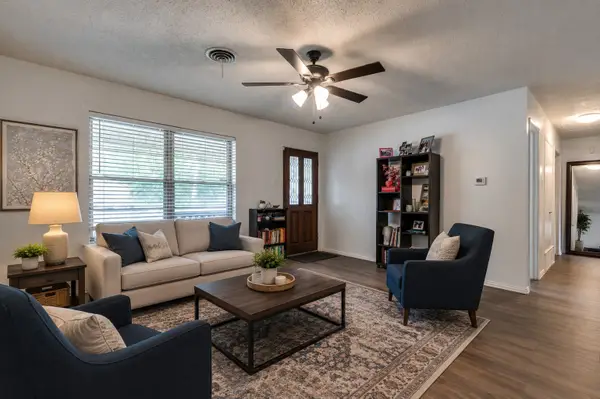 2002 Winthrop Street, Irving, TX 75061
