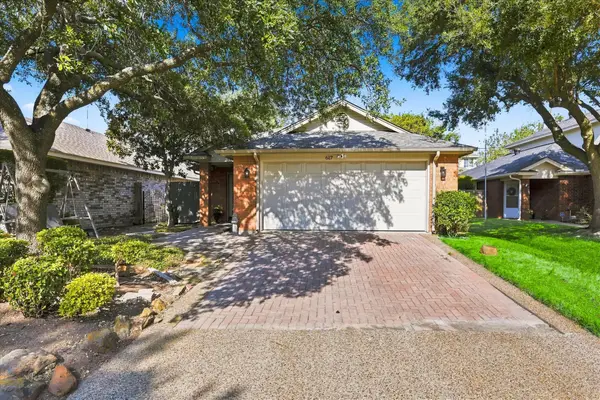 617 Renaissance Place, Cedar Hill, TX 75104
