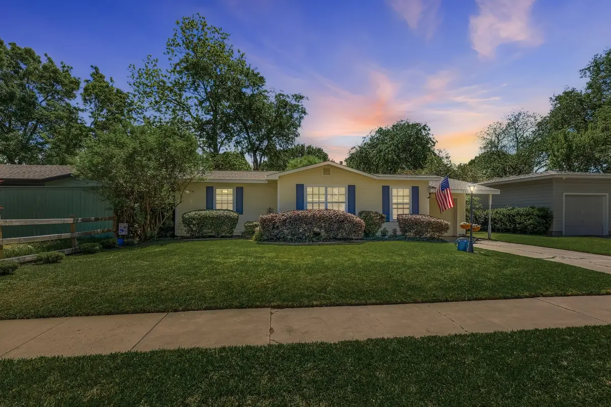 1204 Lyndale Drive, Arlington, TX 76013 - #1