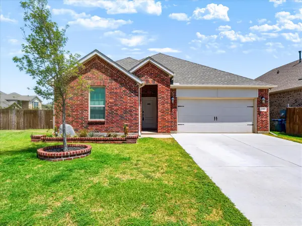 11203 Hawks Landing Drive, Aubrey, TX 76227