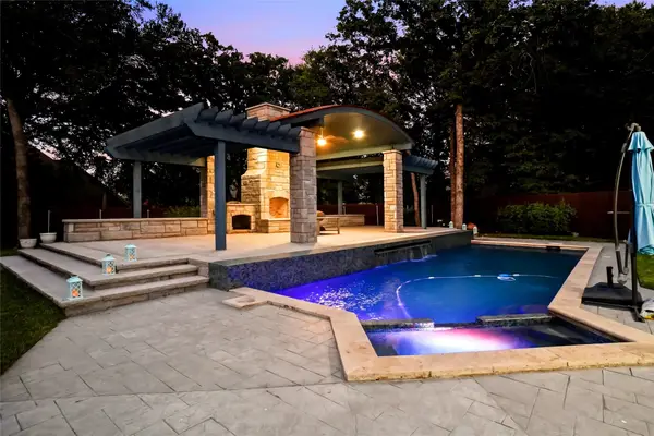 1409 Spars Court, Azle, TX 76020