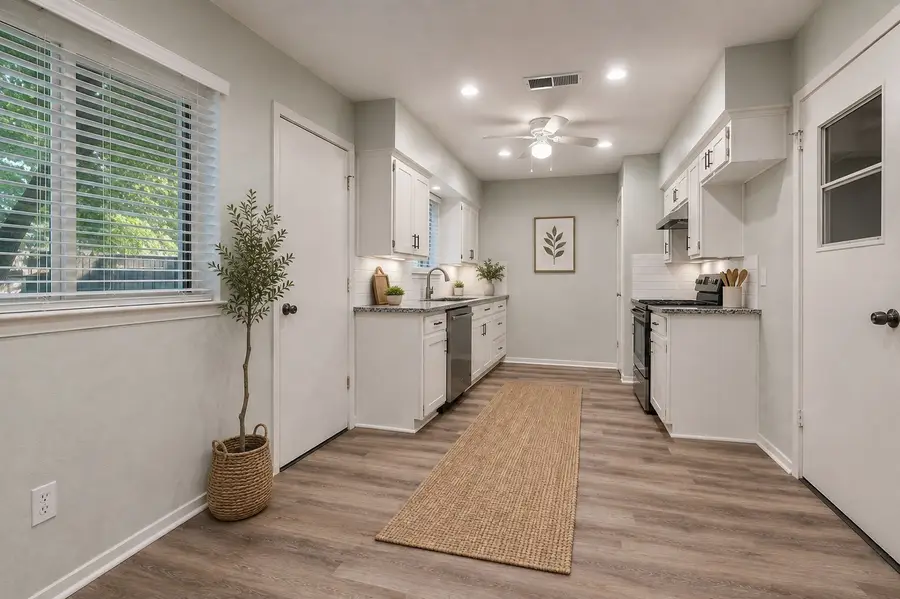 1902 Glenwick Lane, Irving, TX 75060 - #3