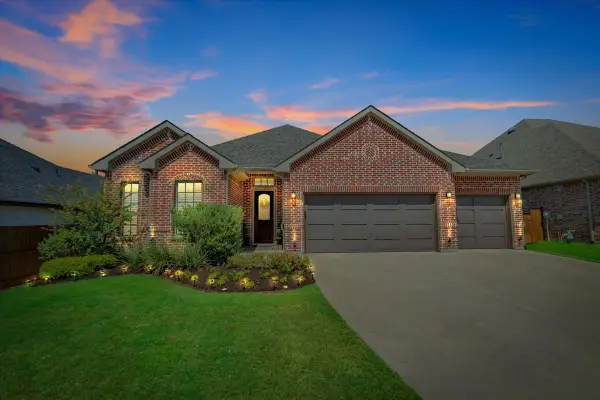 1004 Calumet Court, Roanoke, TX 76262