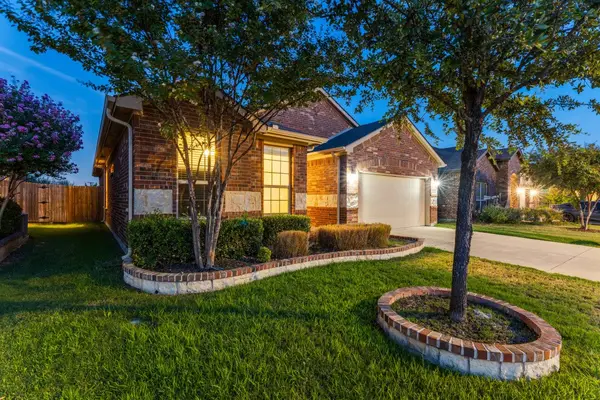 10808 Ersebrook Court, Fort Worth, TX 76052